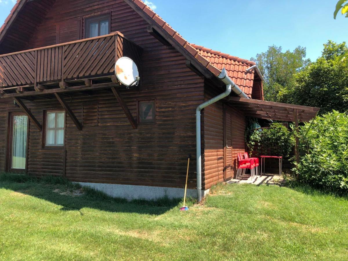 Almos Apartman Balatonfenyves Extérieur photo