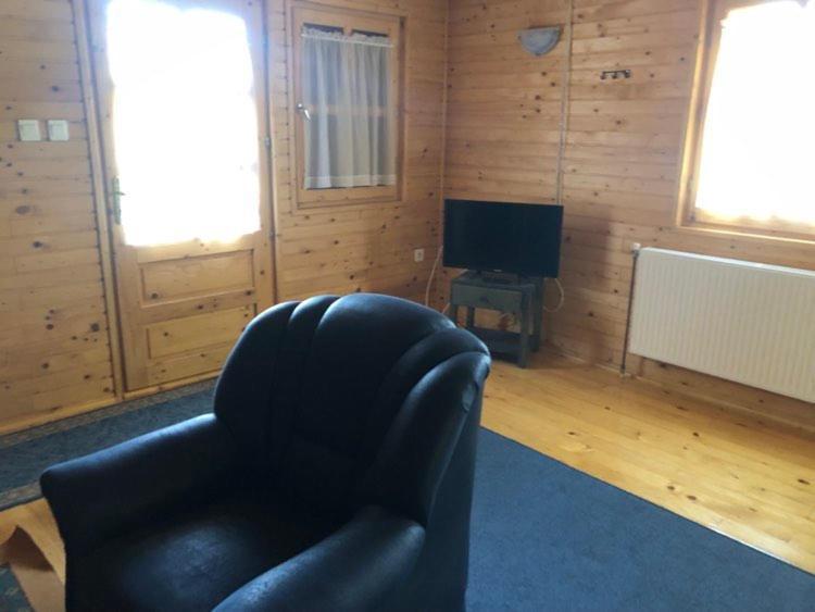 Almos Apartman Balatonfenyves Extérieur photo