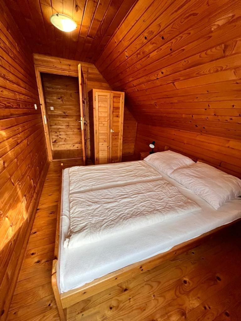 Almos Apartman Balatonfenyves Extérieur photo